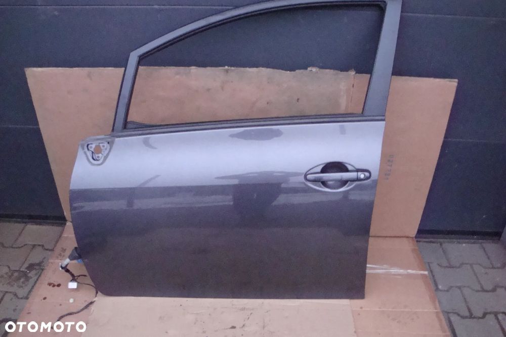 TOYOTA AURIS I 06-12 drzwi lewe przednie lak 1G3         1G3 - 1