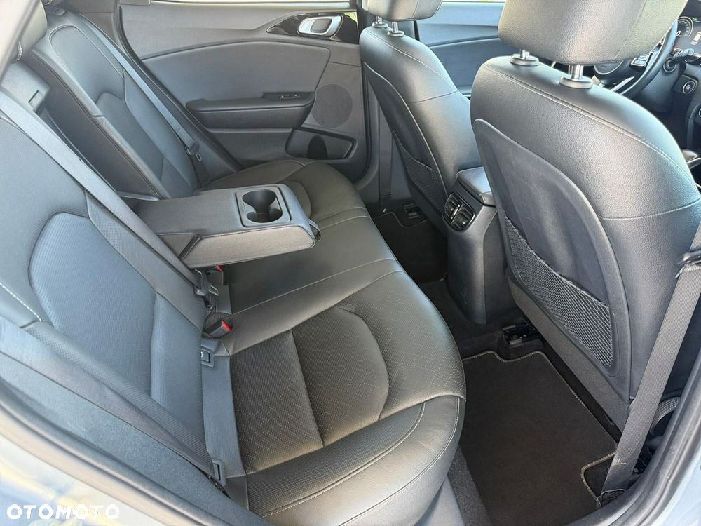 Kia XCeed - 16