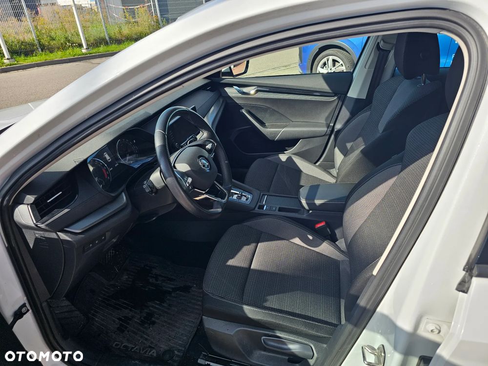 Skoda Octavia 2.0 TDI Ambition DSG - 11