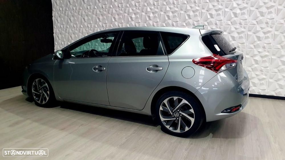 Toyota Auris 1.4 D-4D Com. +P.Techno+P.Sport - 9
