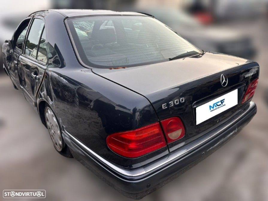 MERCEDES-BENZ Classe E Sedan (W210) E 300 3.0 Turbo diesel Diesel 177 cv  130 kW 1996 - 1999 OM 606.962 para peças - 5