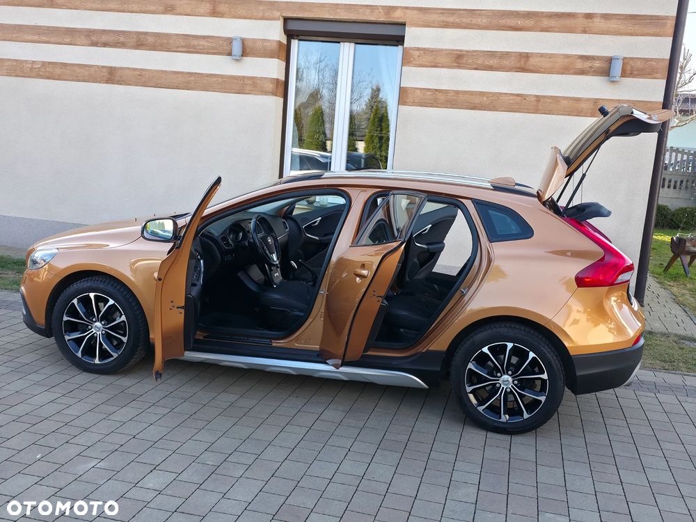 Volvo V40 Cross Country D3 Momentum - 19