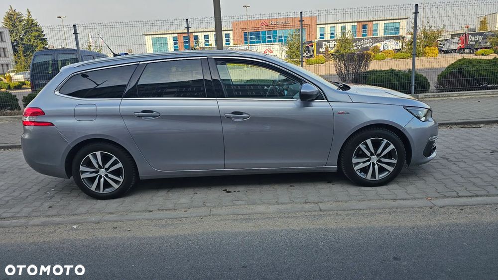 Peugeot 308 1.5 BlueHDi Allure Pack S&S EAT8 - 31