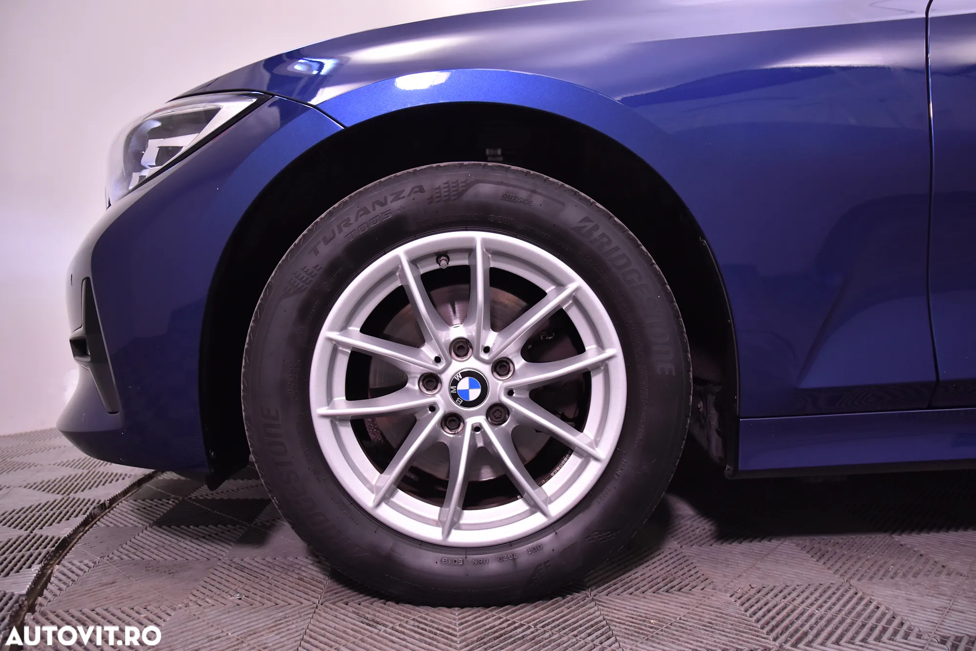 BMW Seria 3 320i AT - 13