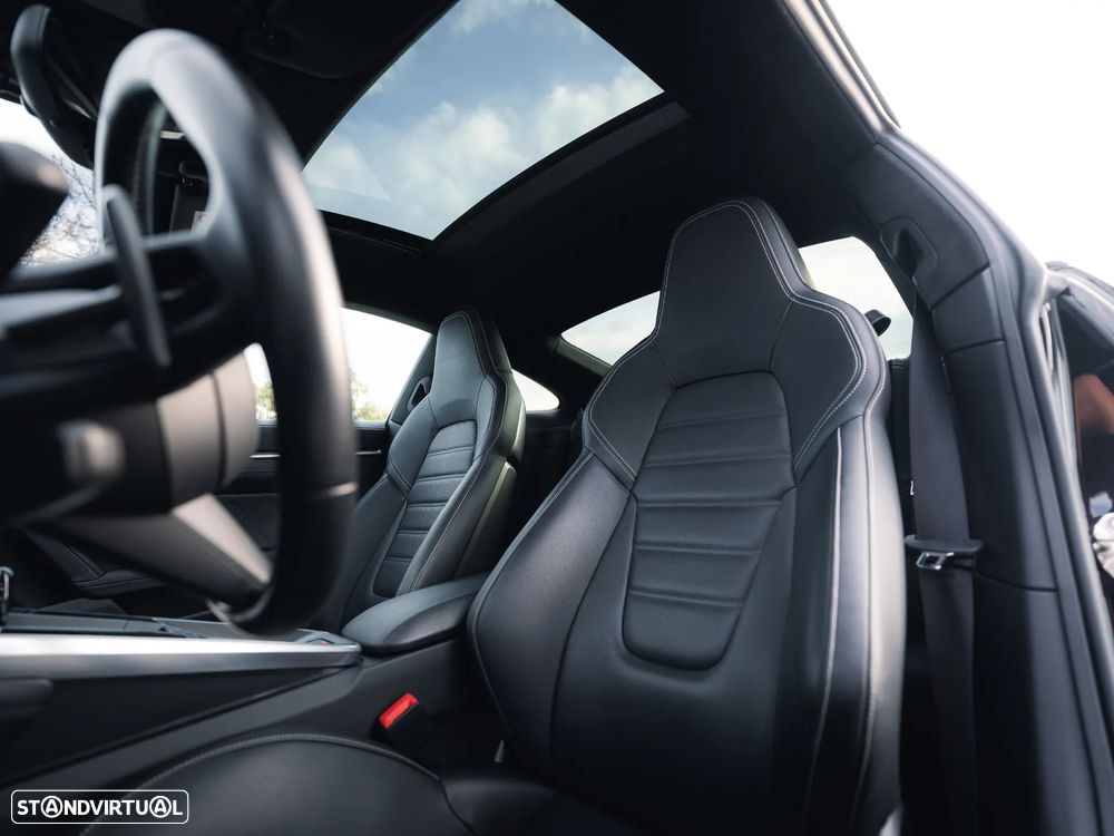 Porsche 911 (992) Turbo S PDK - 19