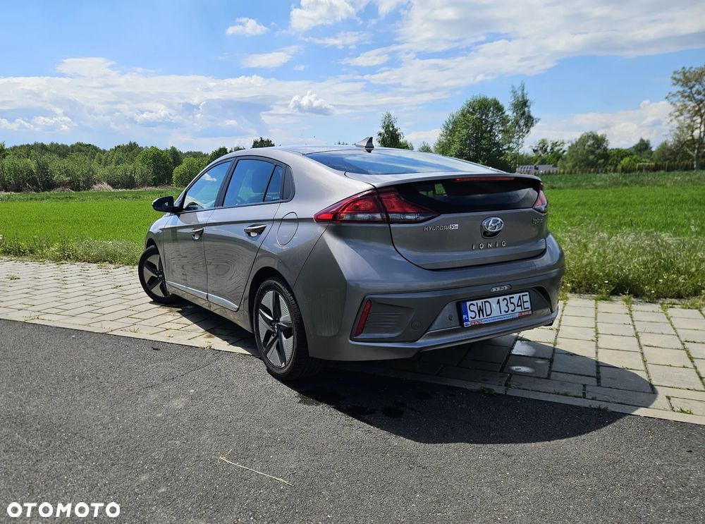 Hyundai IONIQ Hybrid Premium - 10