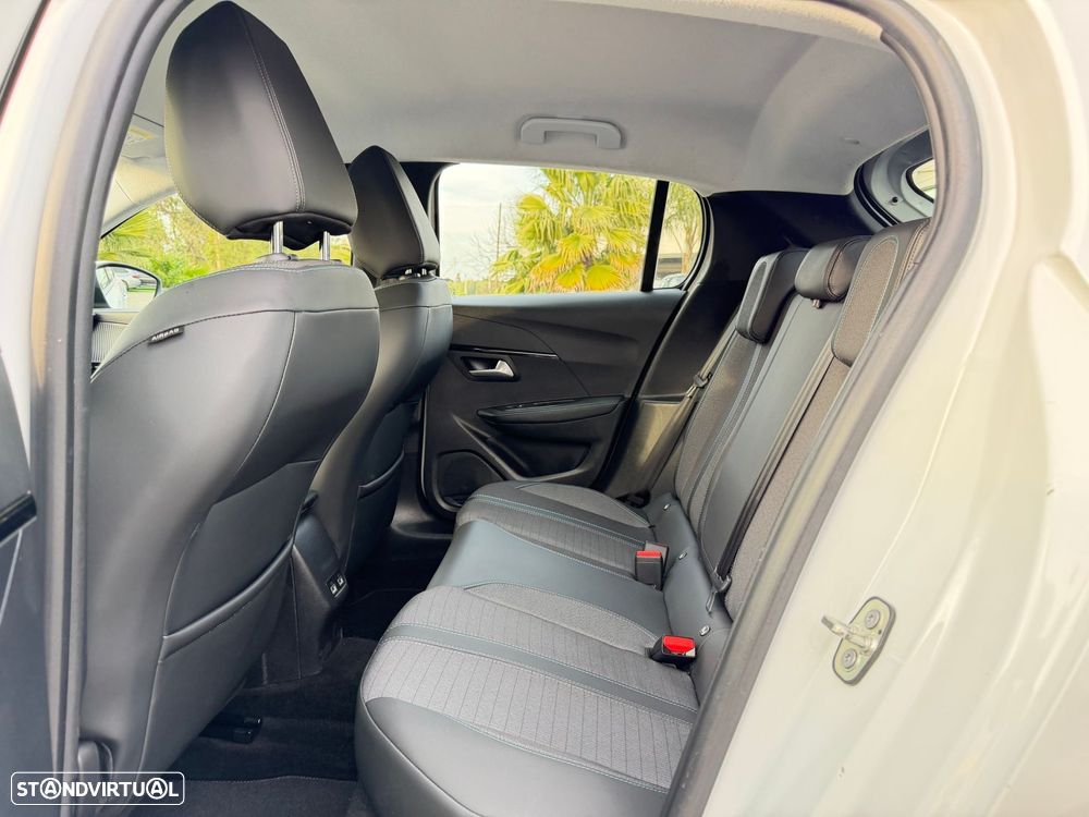 Peugeot 208 1.2 PureTech Allure Pack - 32