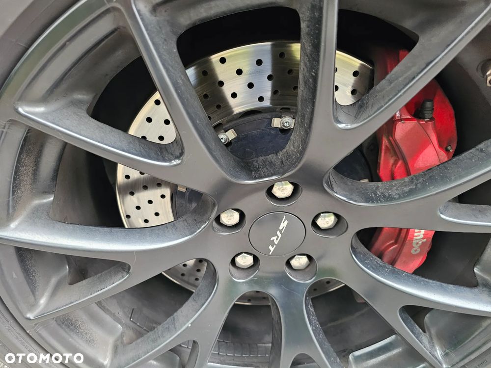 Dodge Challenger - 8