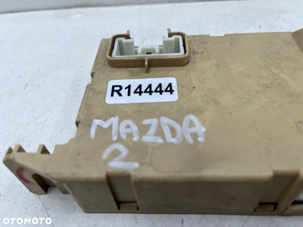 Moduł Mazda 2 I DY 02-07r 1.25b sterownik BSI komfortu skrzynka FA404 - 6