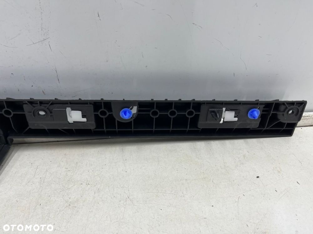 Ślizg Renault Scenic IV + Grand 16-22r. mocowanie listwy progu prawego wspornik część przednia NOWA - 5