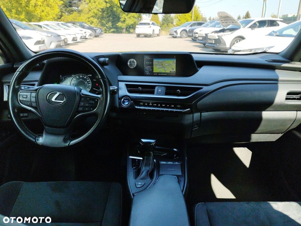 Lexus UX - 11