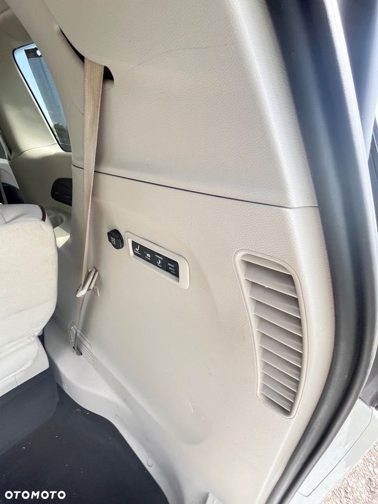 Chrysler Pacifica - 13