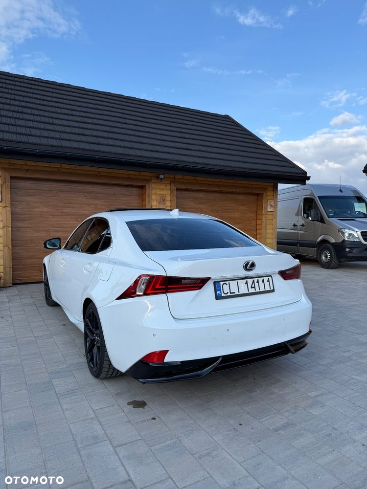 Lexus IS - 3
