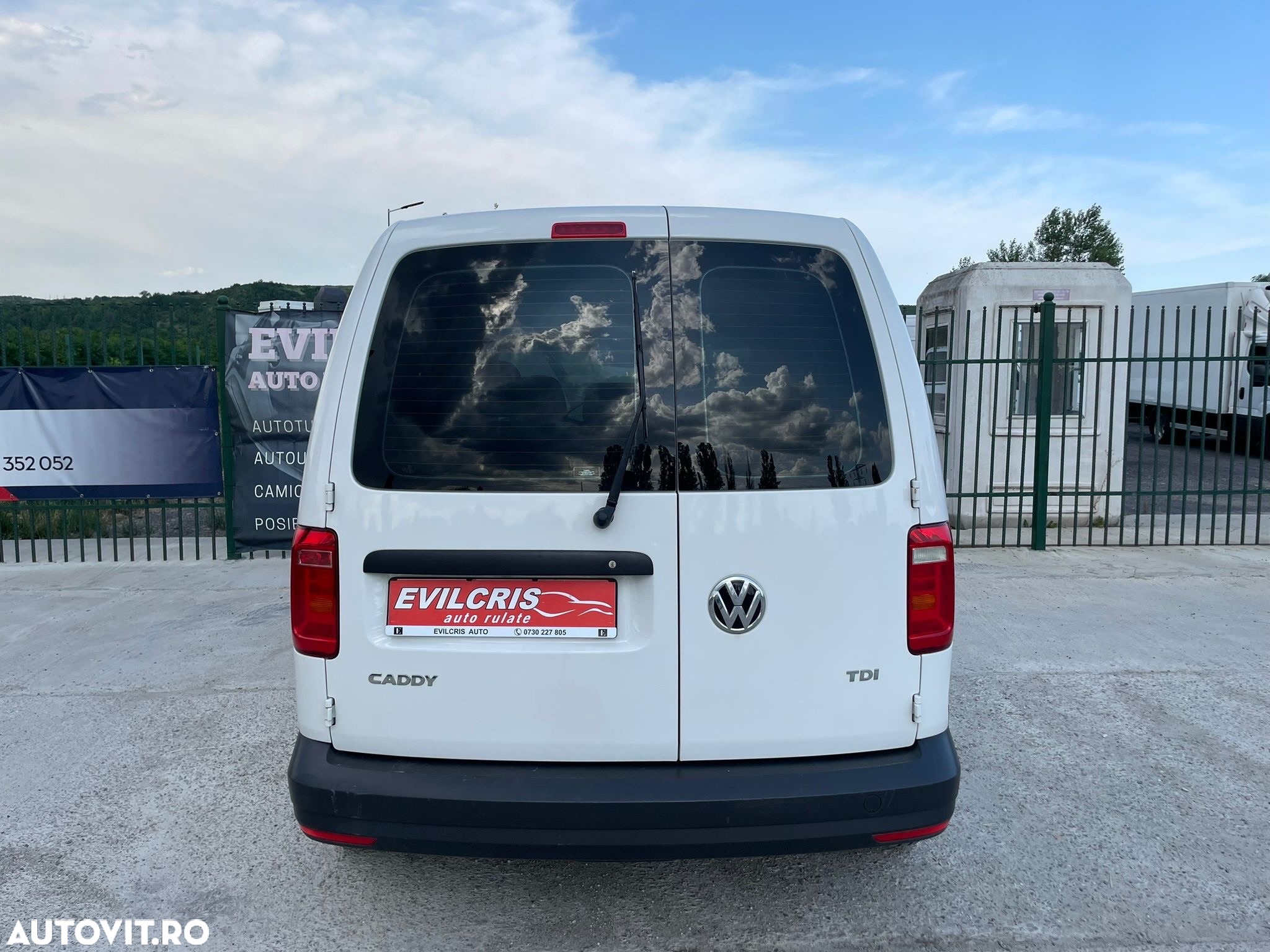Volkswagen Caddy - 12