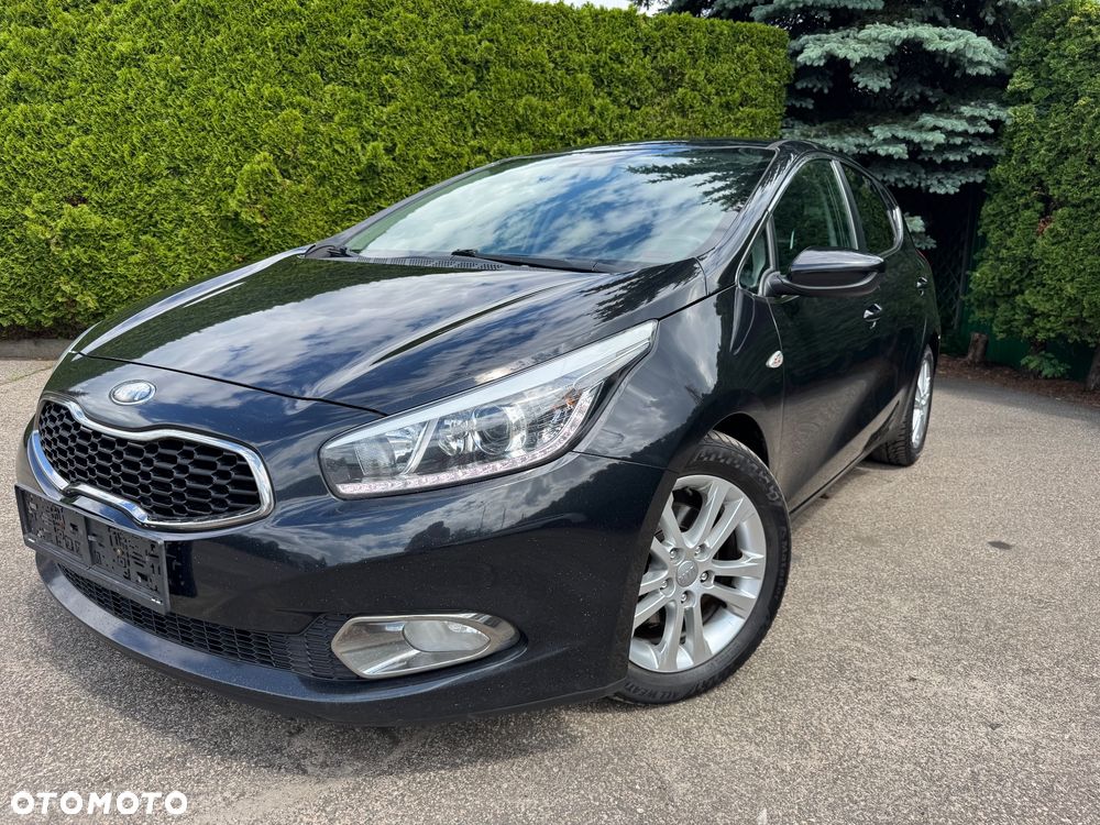 Kia Ceed 1.6 CRDi 128 ISG Fifa World Cup Edition - 5