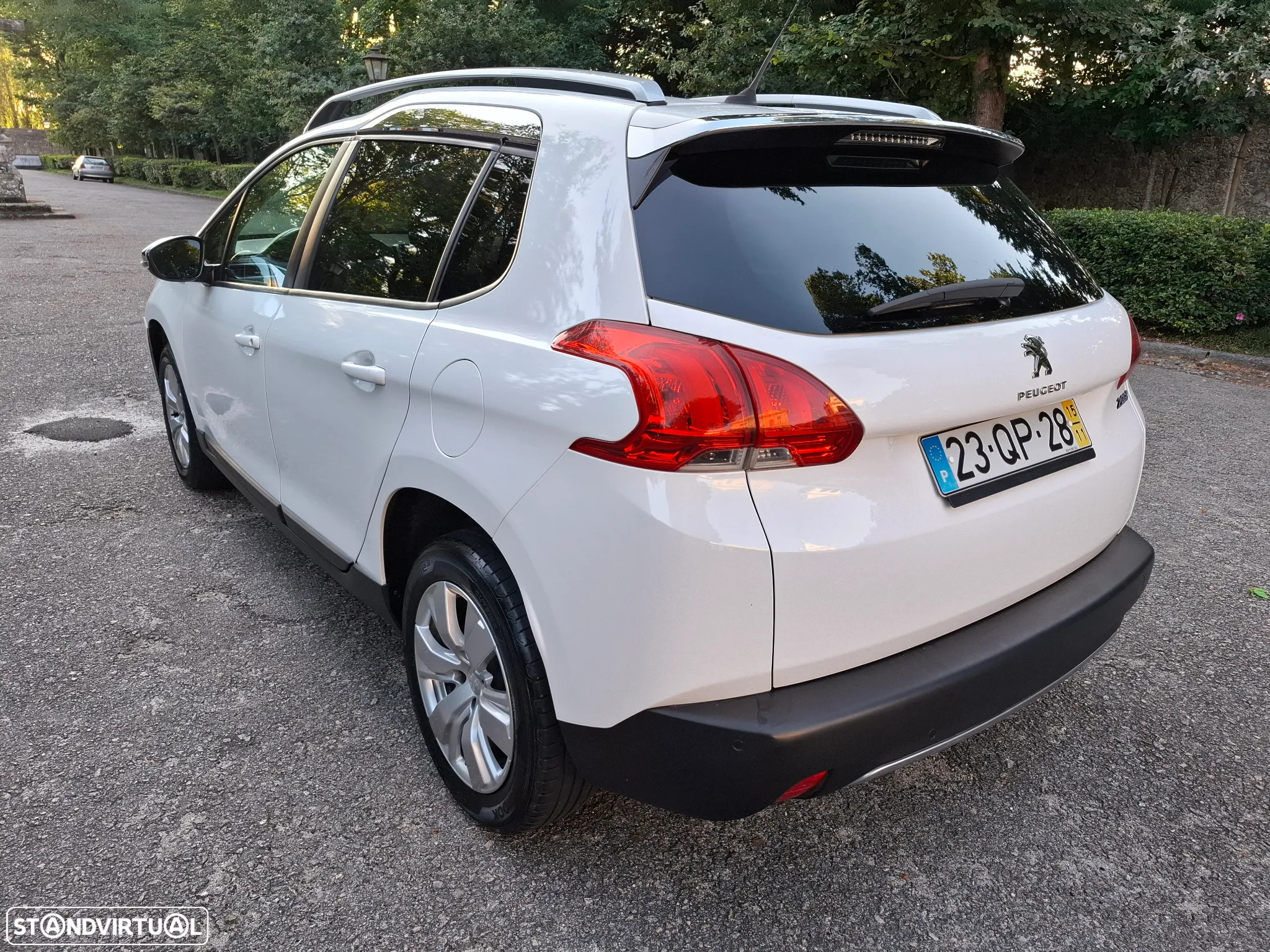 Peugeot 2008 1.2 PureTech Style - 6