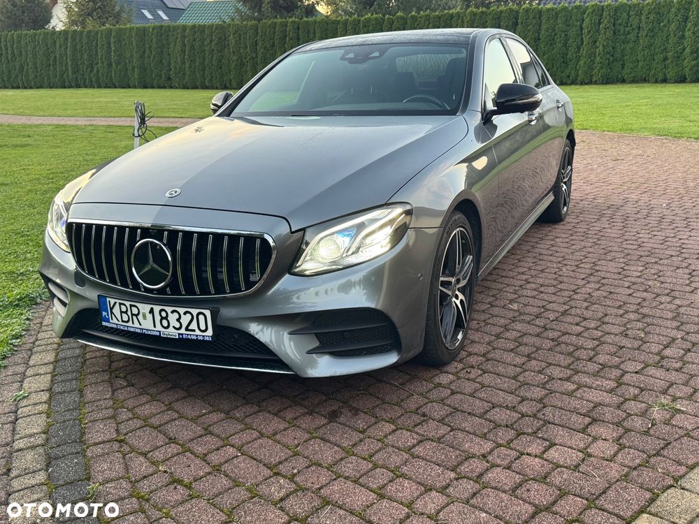 Mercedes-Benz Klasa E 400 4-Matic 9G-TRONIC - 14