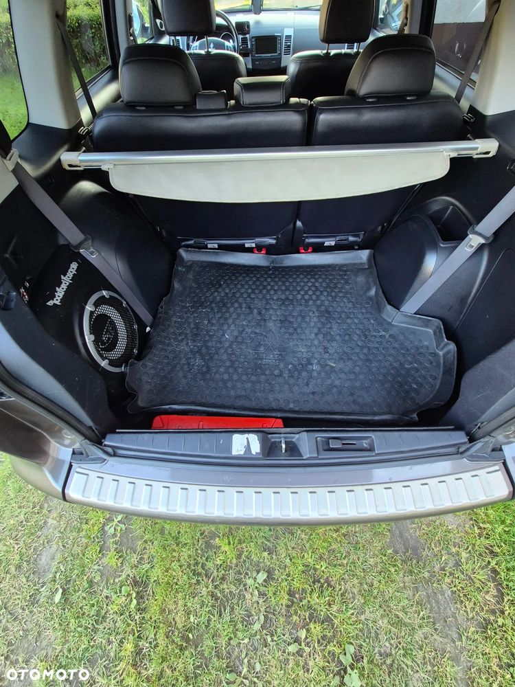 Mitsubishi Outlander - 15