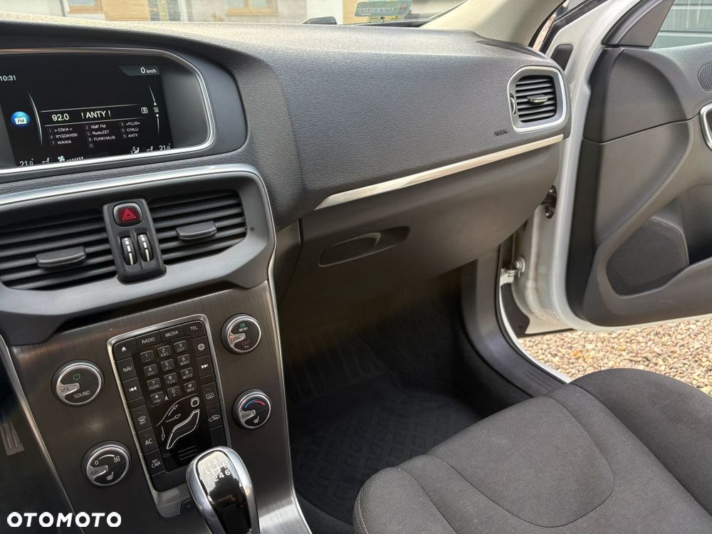 Volvo V40 - 22