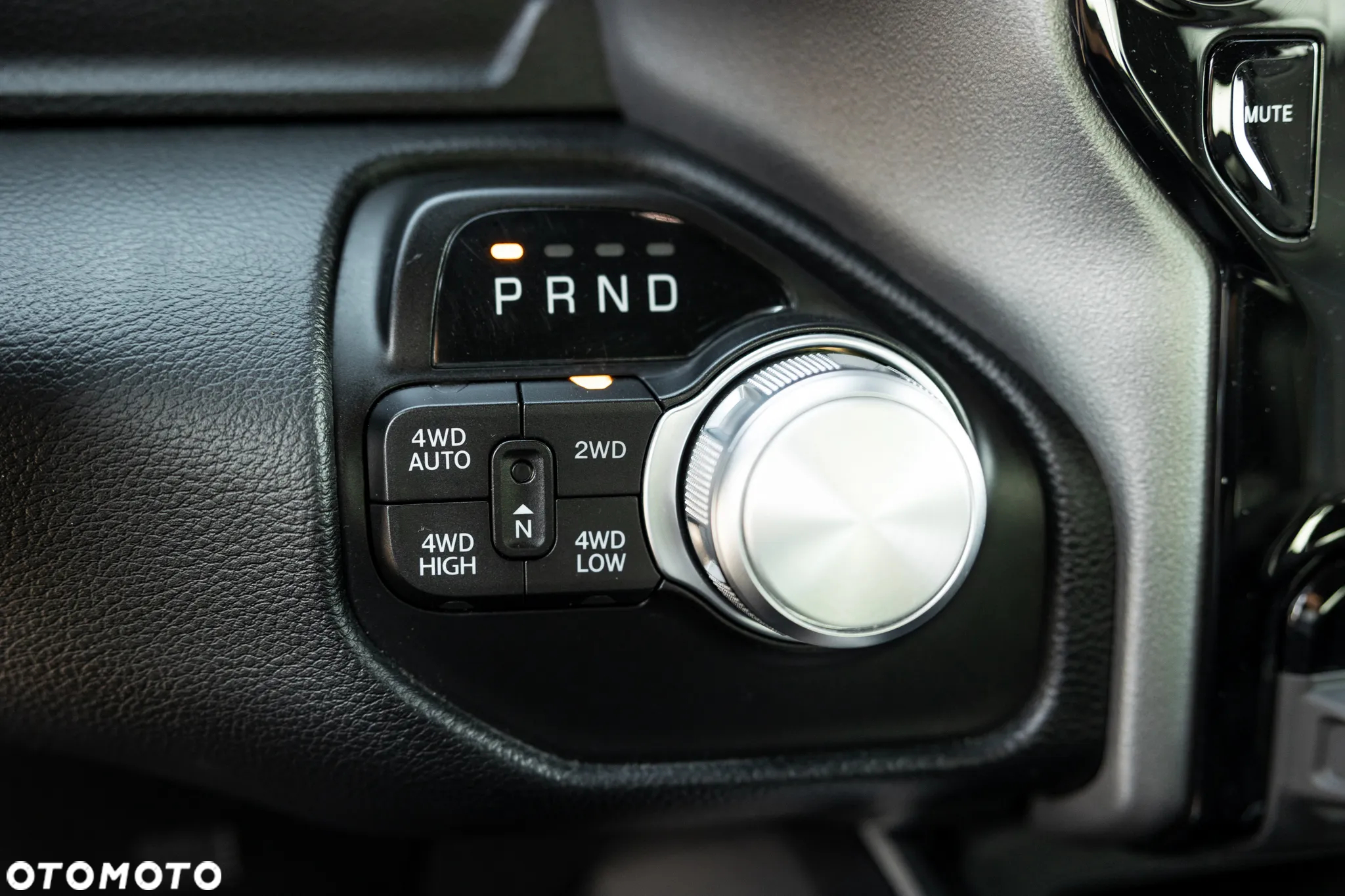 RAM 1500 5.7 Crew Cab Laramie - 32