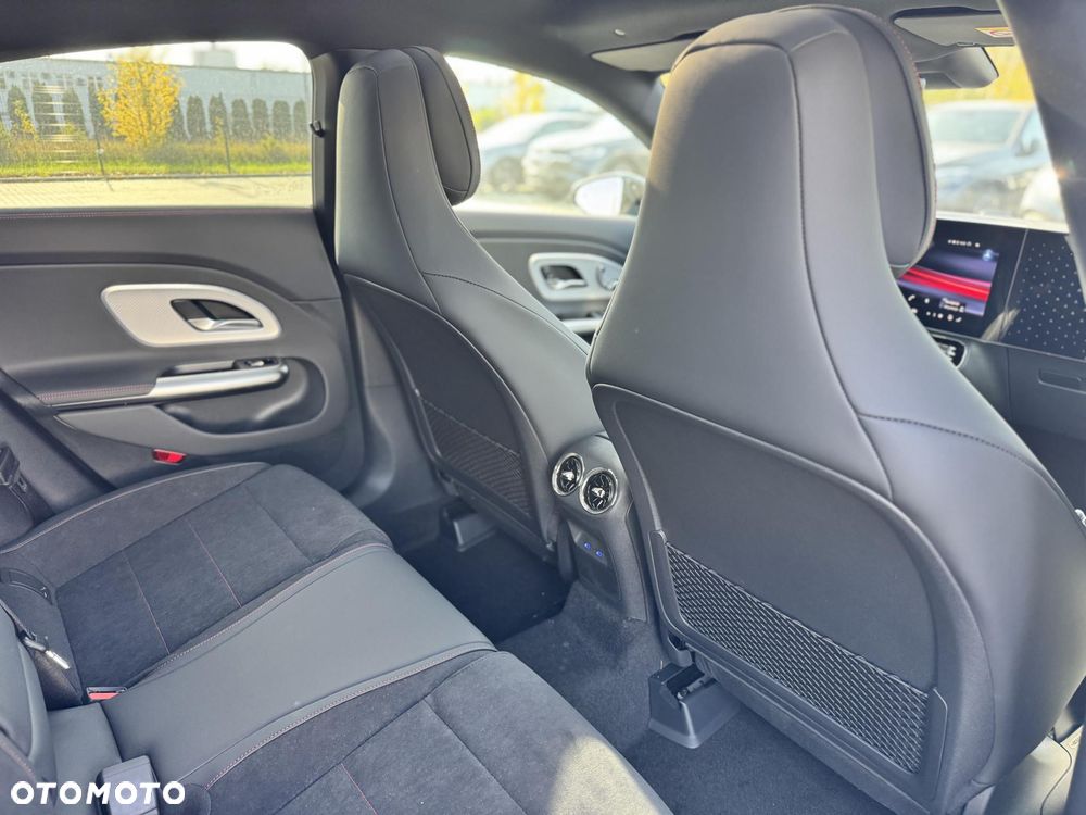 Mercedes-Benz CLA 220 mHEV 4-Matic 8G-DCT - 18
