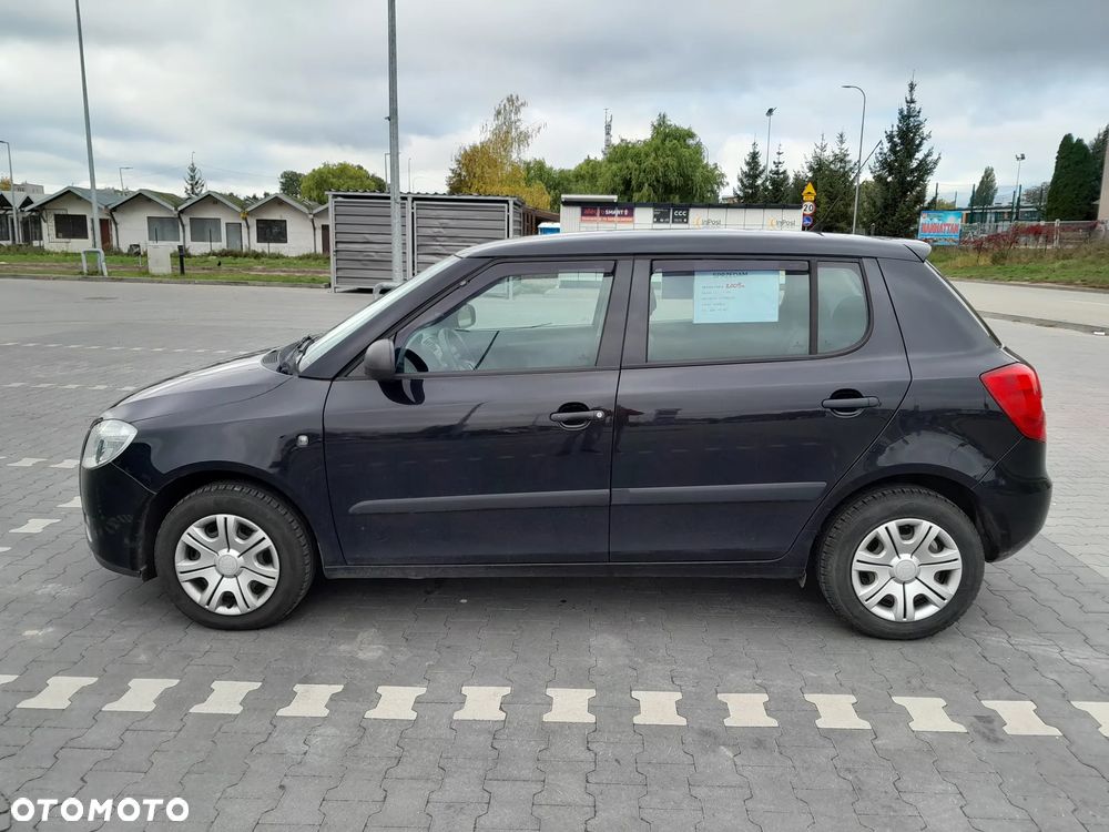 Skoda Fabia 2009 photo 5