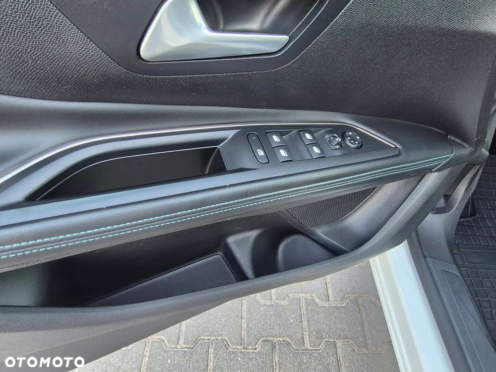 Peugeot 5008 2.0 BlueHDi Allure S&S EAT8 - 21
