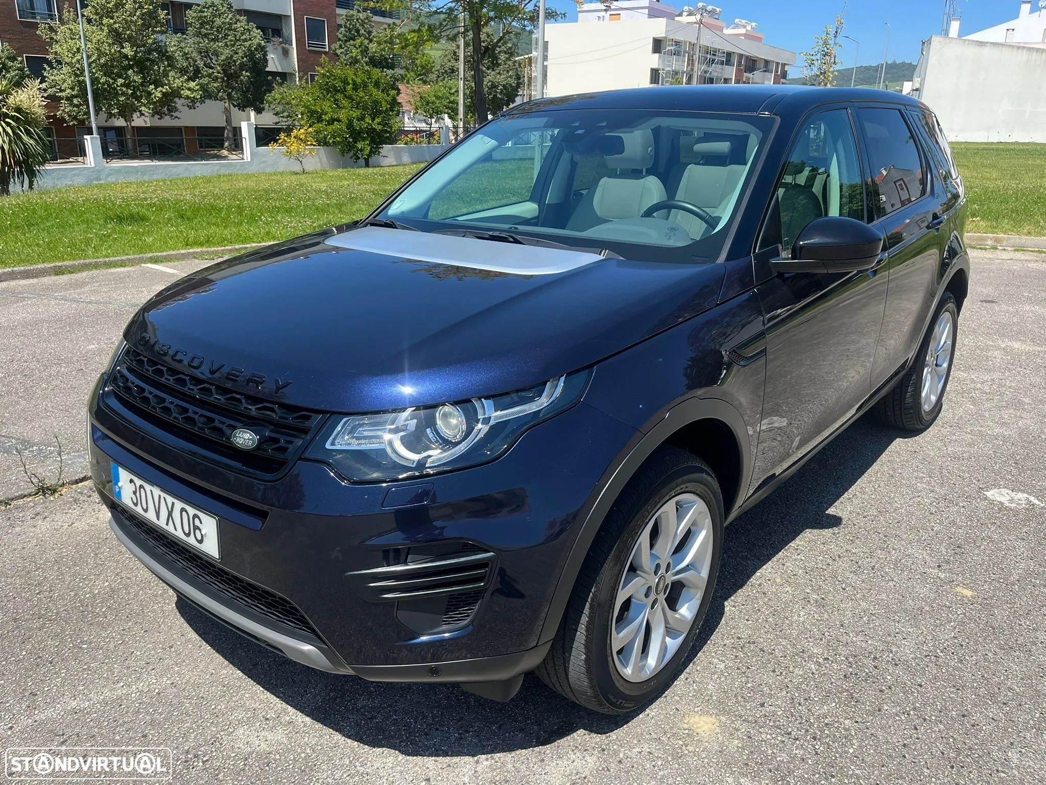 Land Rover Discovery Sport - 1