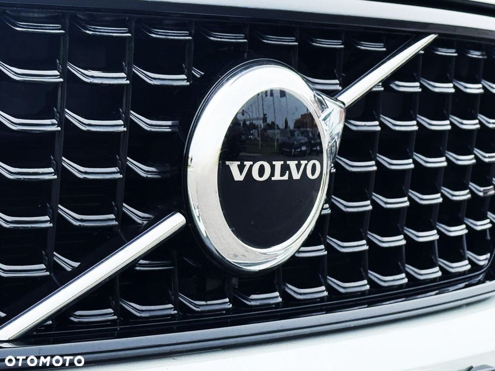 Volvo XC 40 - 38
