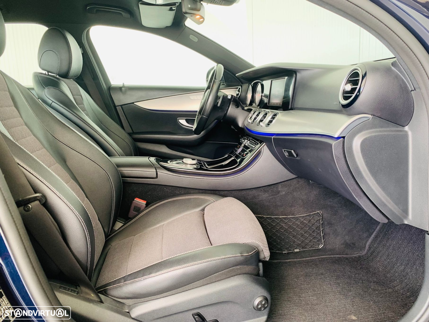 Mercedes-Benz E 220 d Avantgarde - 38