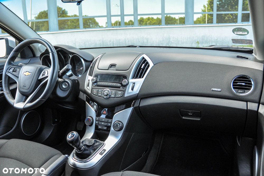 Chevrolet Cruze - 10