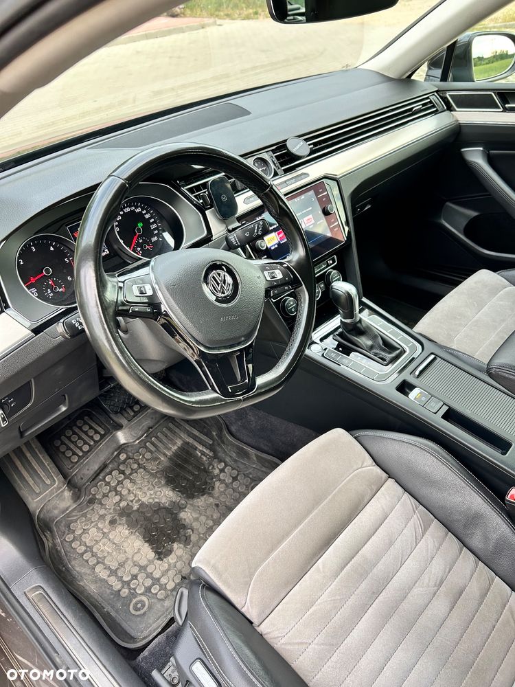 Volkswagen Passat 2.0 TDI BMT Highline DSG - 16