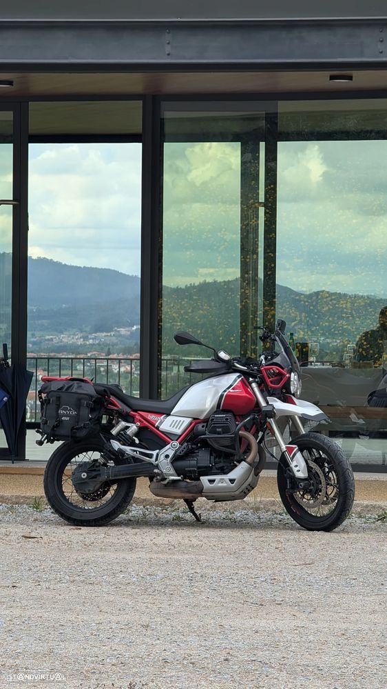 Moto Guzzi V85 TT - 1