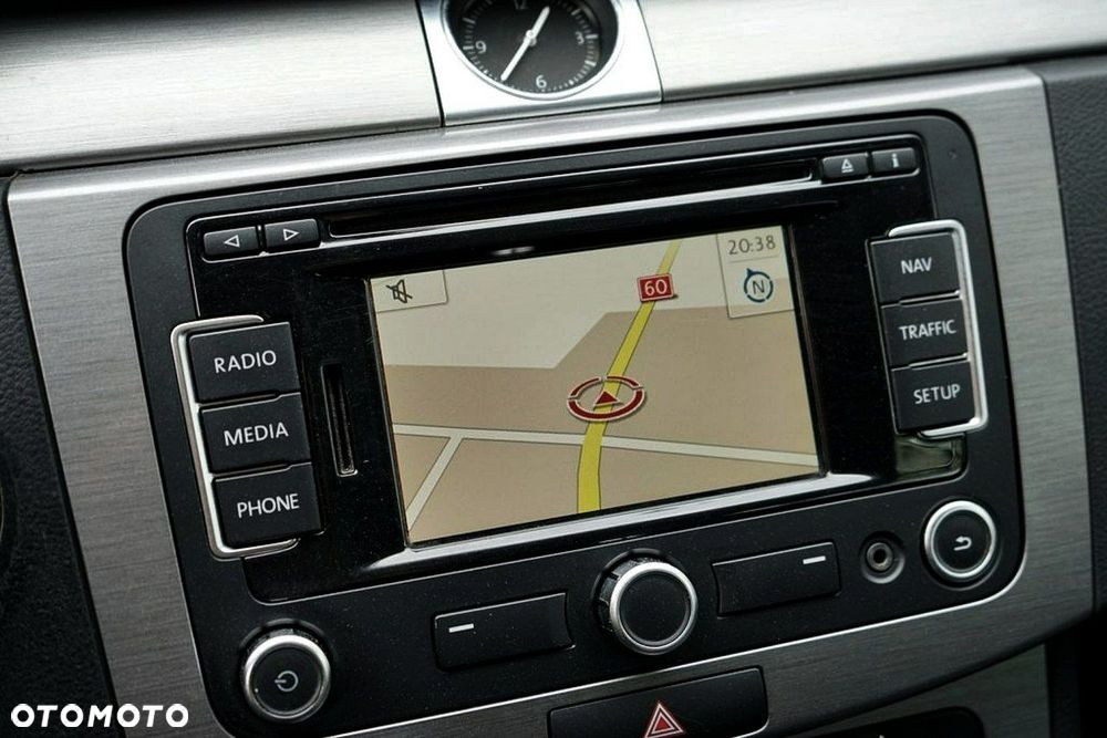 Volkswagen Passat - 28