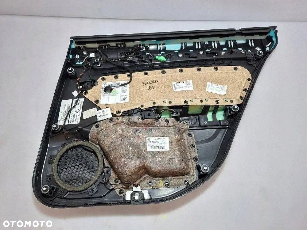 VW PASSAT B8 2019 Kombi Boczek drzwi tylnych prawy skóra LED 3G5867211 - 12