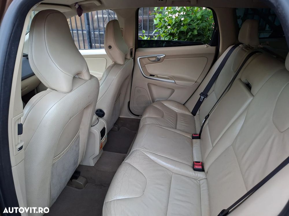 VOLVO XC60 2011 — imagine 10