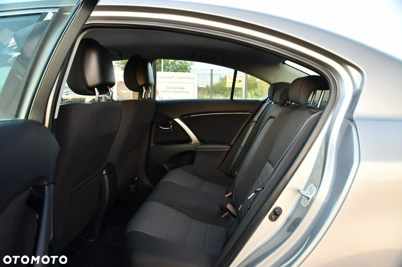 Toyota Avensis - 34