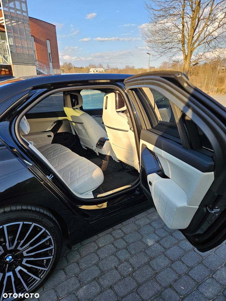 BMW i7 105.7kWh xDrive60 M Sport - 16