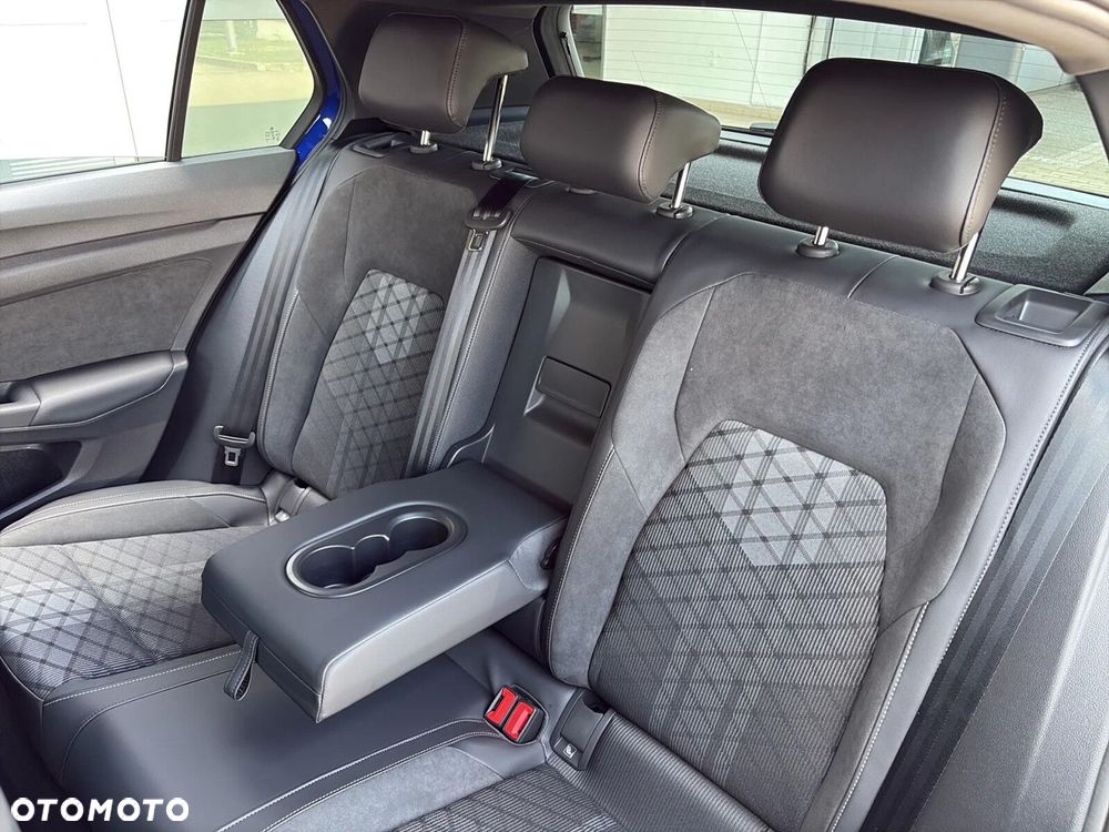 Volkswagen Golf 1.5 eTSI mHEV R-Line Plus DSG - 24