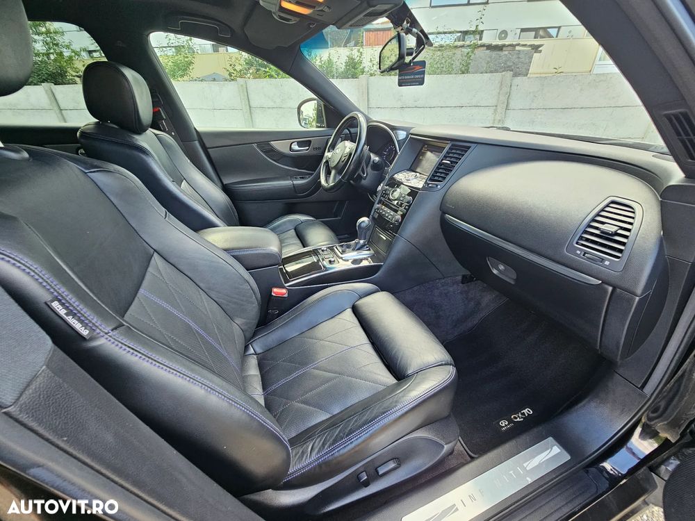 Infiniti QX70 - 6