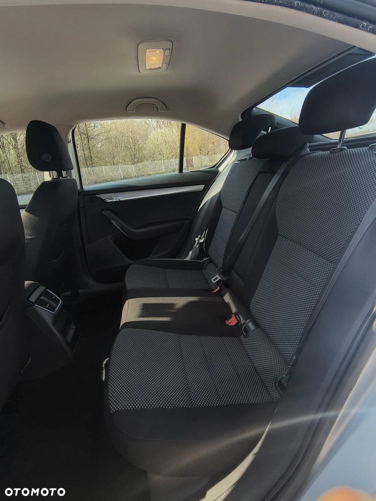 Skoda Octavia 1.4 TSI Ambition - 19