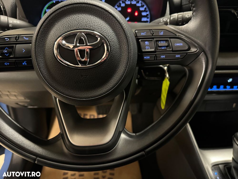 Toyota Yaris Hybrid 130 1.5 VVT-i Premiere Edition - 22