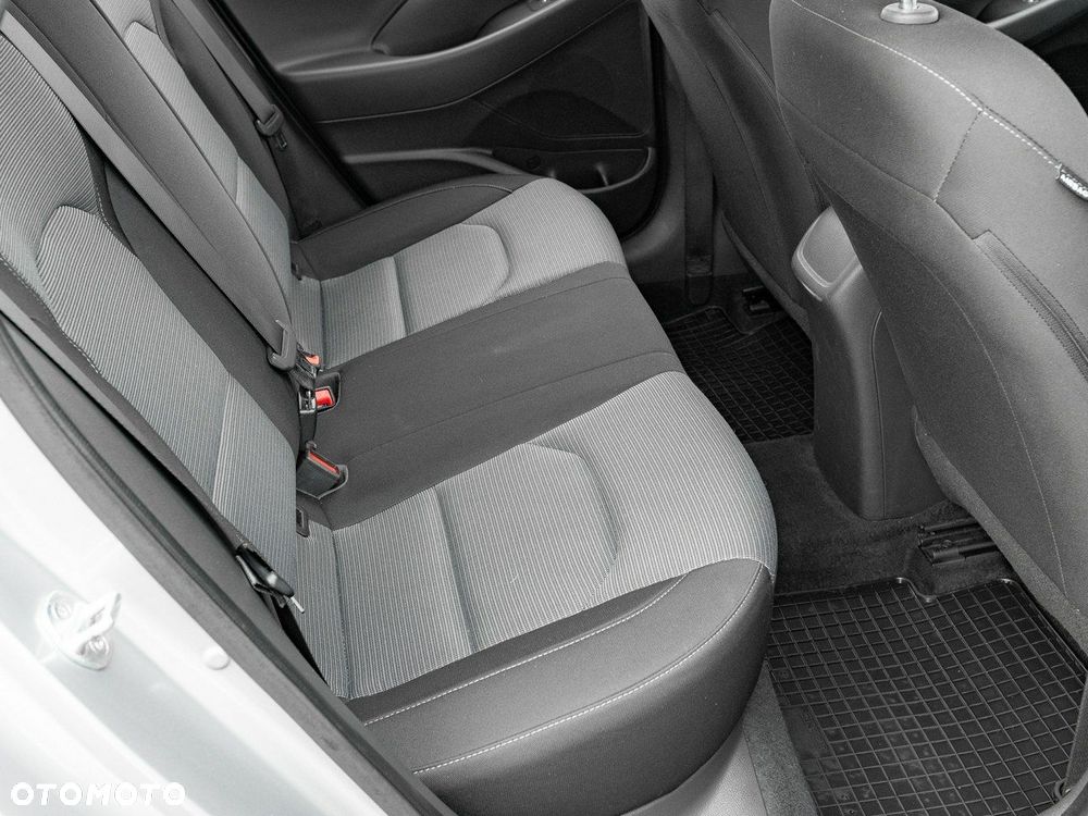 Hyundai i30 1.5 DPI Classic + - 27