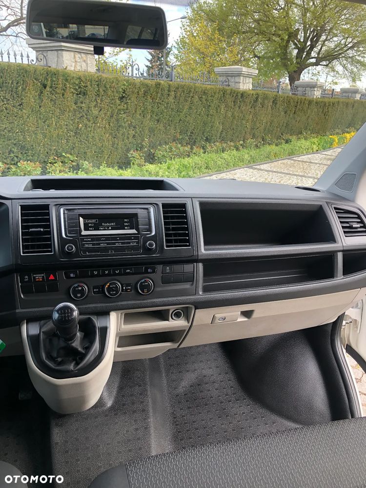 Volkswagen Caravelle - 33