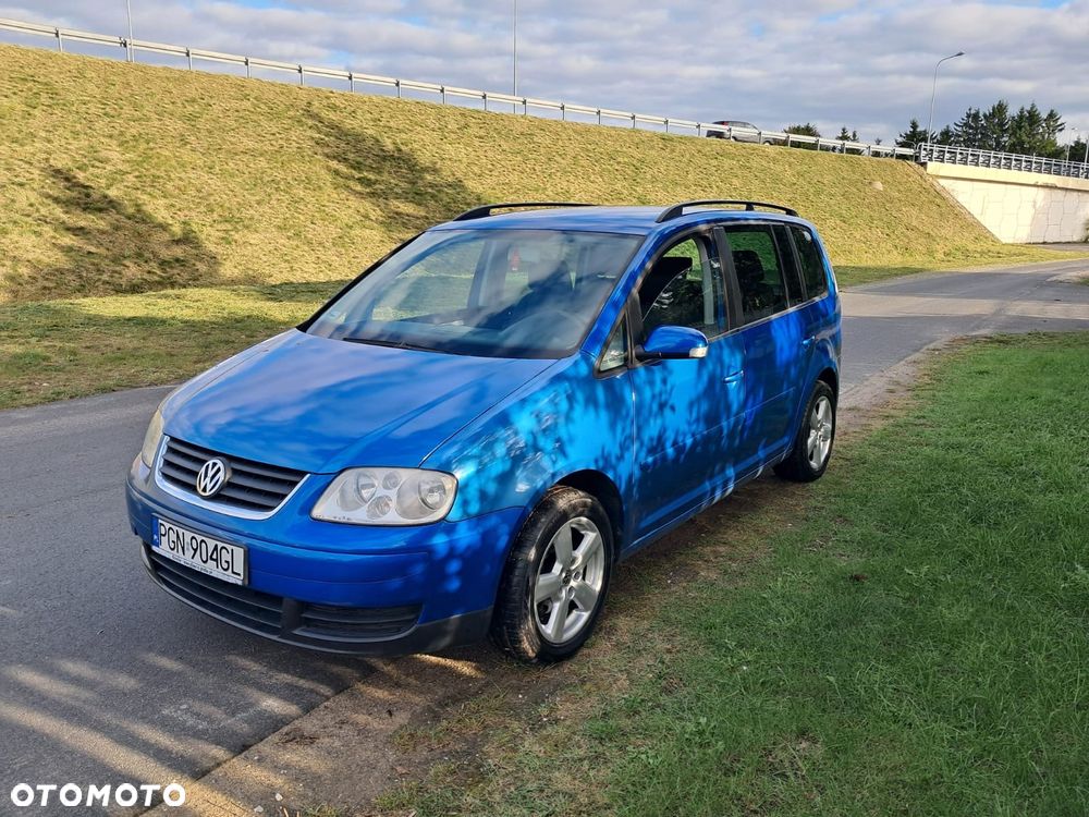 Volkswagen Touran 1.6 FSI Basis - 3