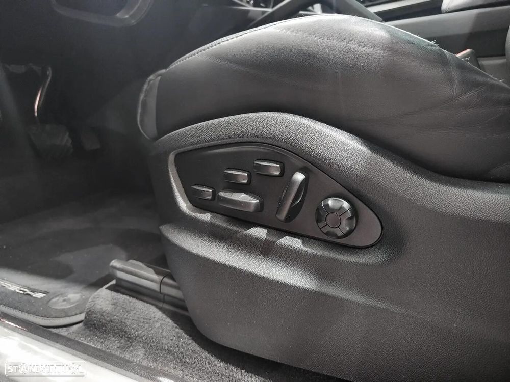 Porsche Cayenne Coupé E-Hybrid - 15