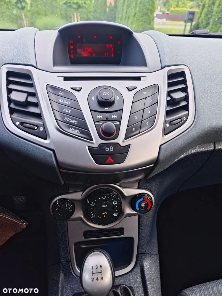Ford Fiesta 1.25 SYNC Edition - 13
