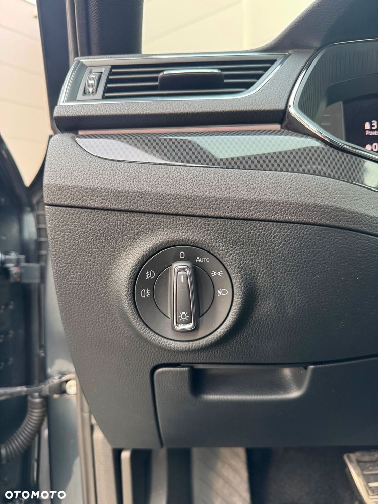 Skoda Superb 2.0 TDI DSG Sportline - 20