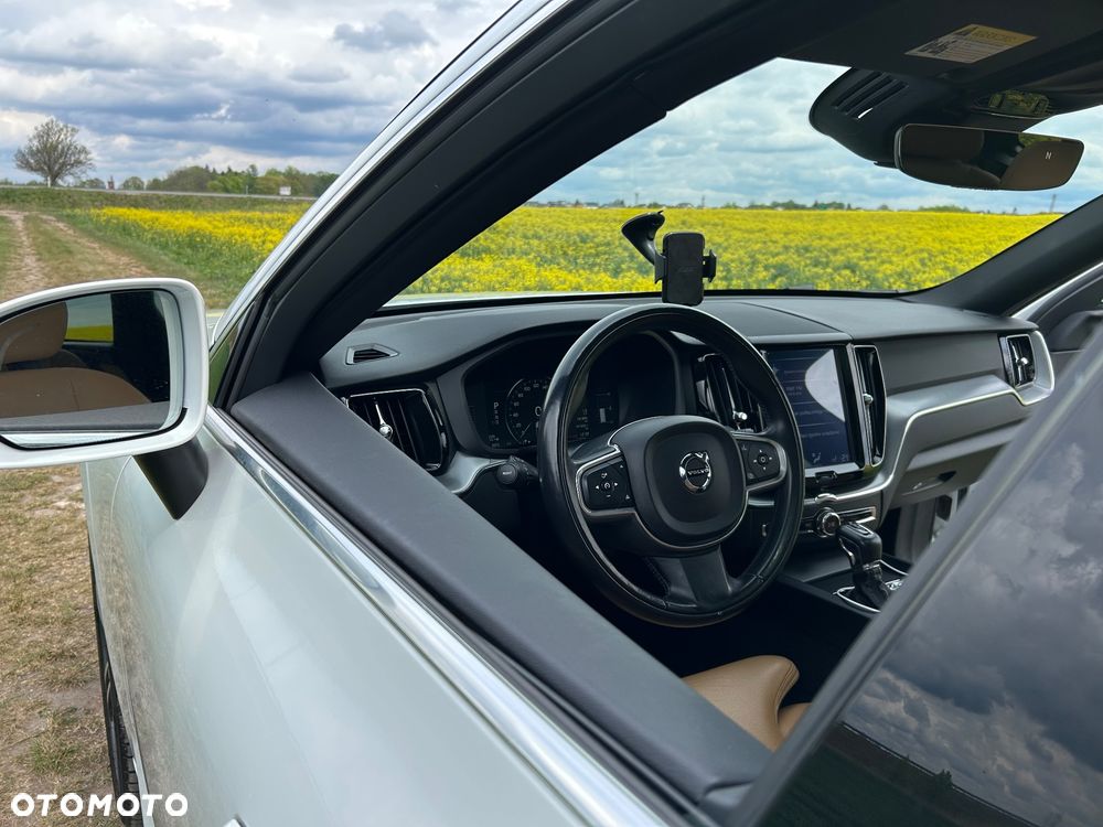 Volvo XC 60 T5 AWD Geartronic Momentum - 23