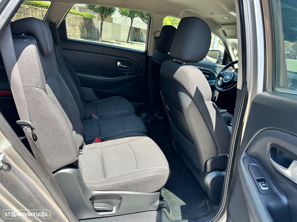 Kia Carens 1.7 CRDi ISG TX - 31